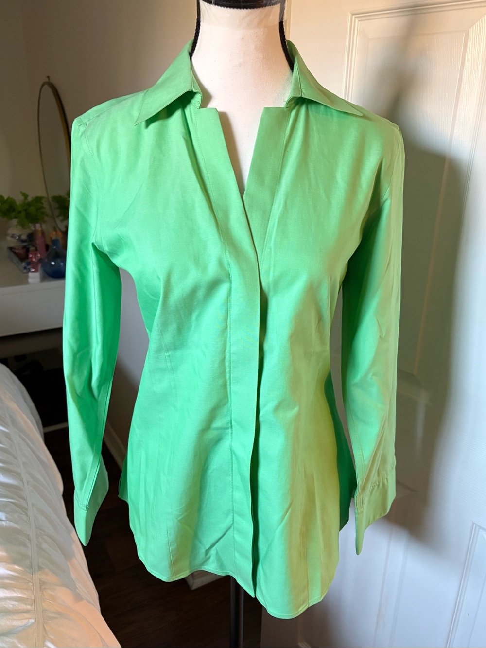 Foxcroft Non Iron Green Cotton Fitted Button Down Shirt Size 8